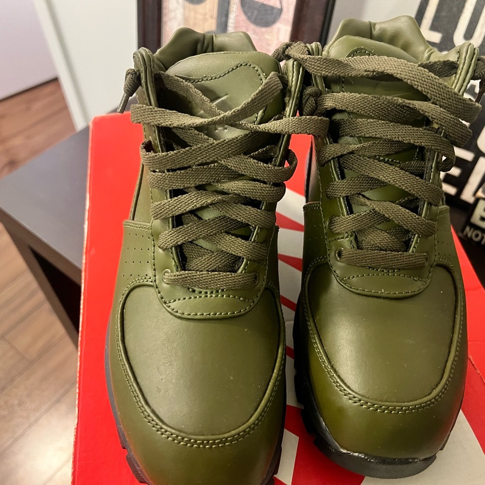 Nike Army Green High-Top Sneakers